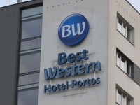 Oznakowanie hotelu sieci Best Western Warszawa ulica Mangalia